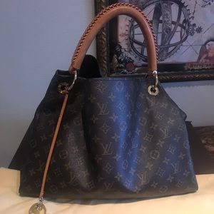 Authentic Monogram Louis Vuitton Artsy